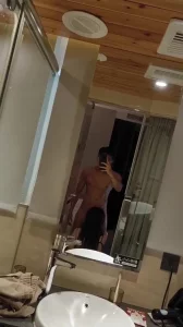 镜子前面跪舔